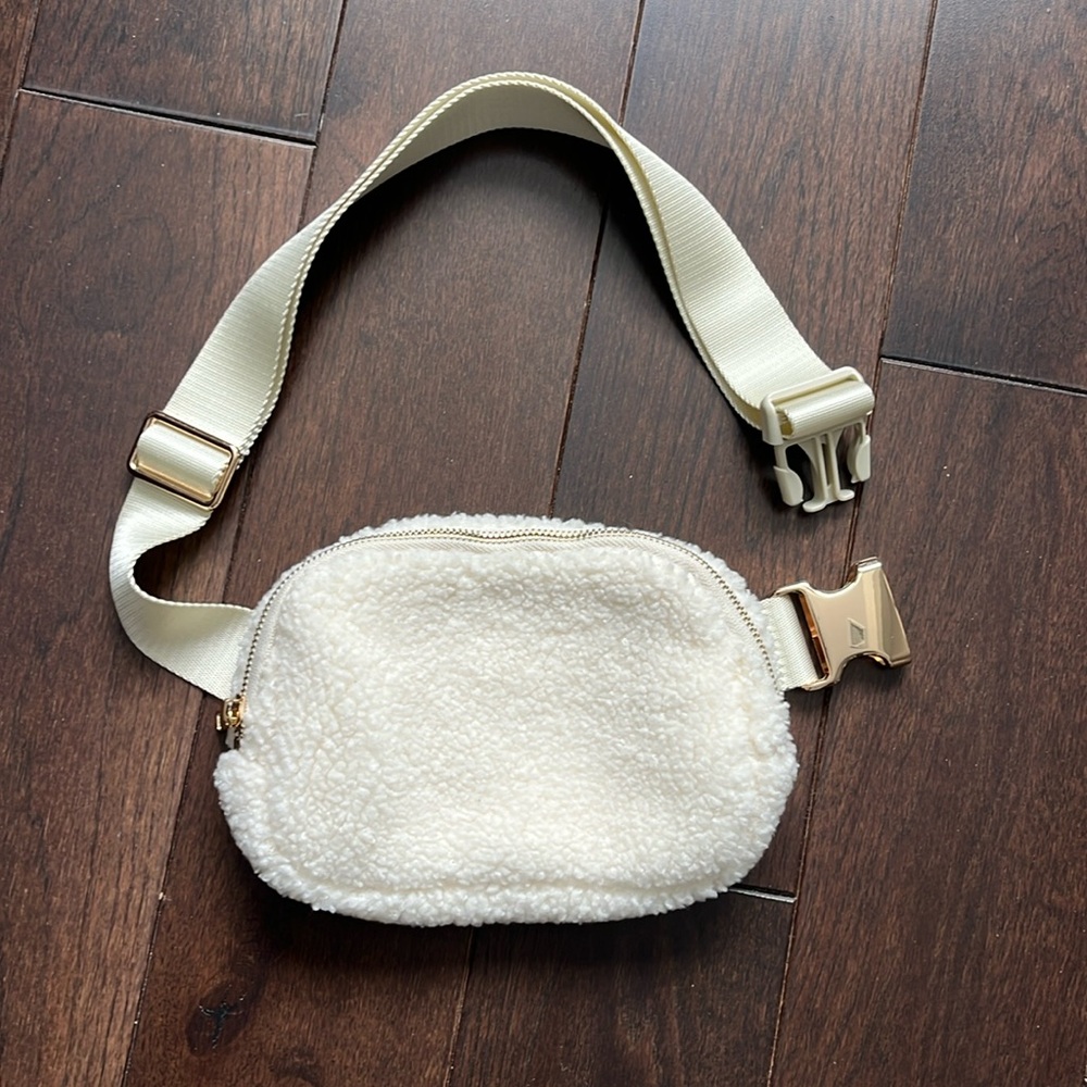 fanny pack & cross body bag off white